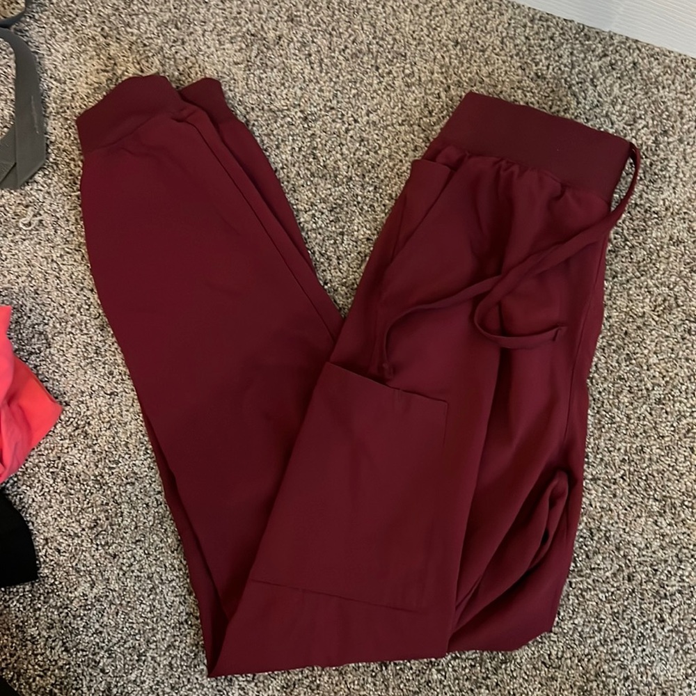 UA jogger scrub pants